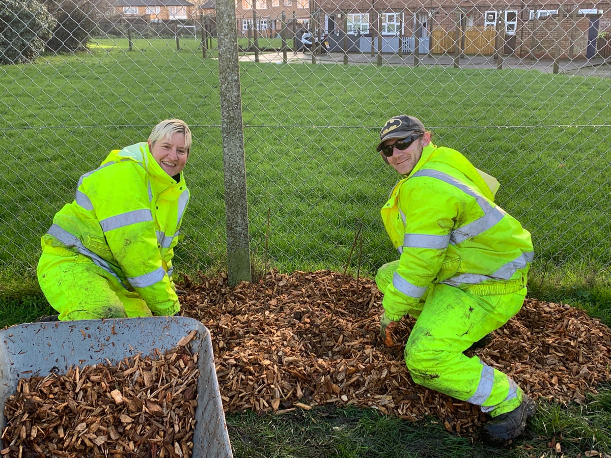 GEL Grounds Maintenance team volunteers working with Trees for Cities